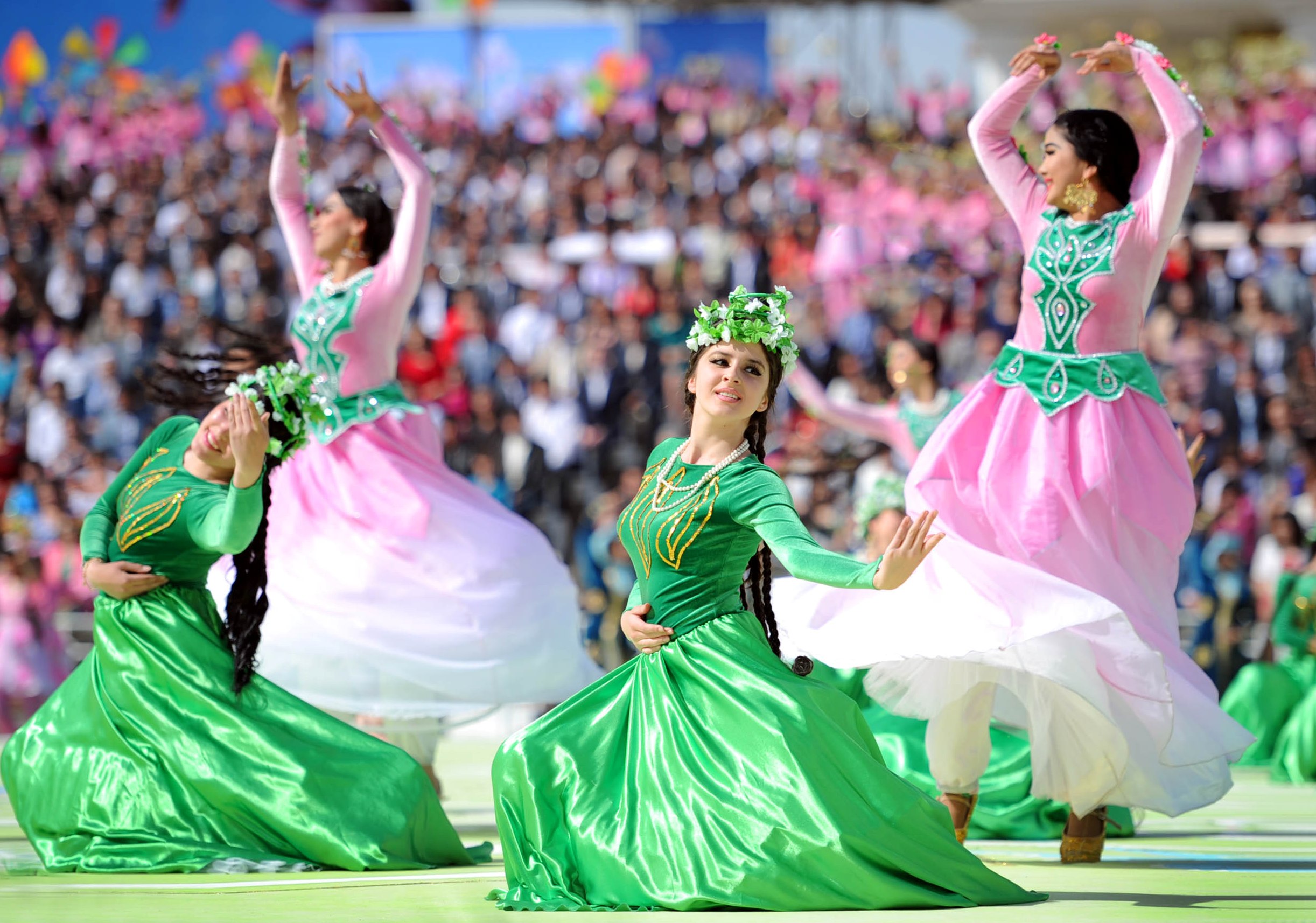 Lễ Hội Trung Á – Nhịp Đập Văn Hóa Trên Con Đường Tơ Lụa
